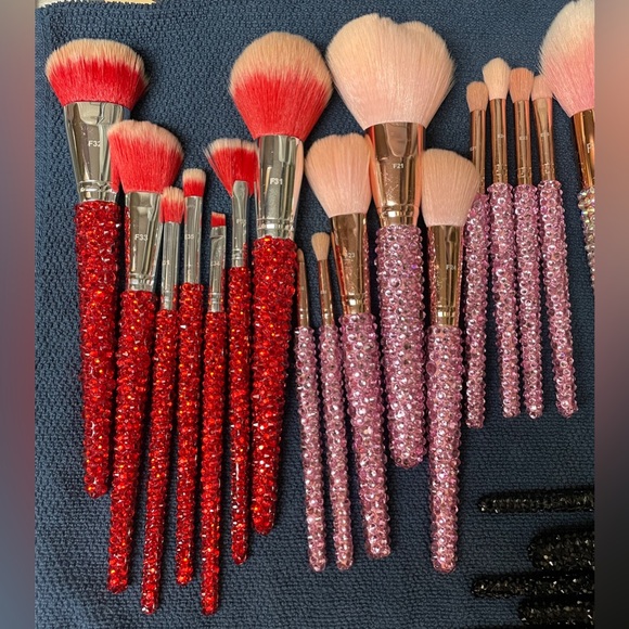 Blinged Brushes LOT (31 Brushes/4 Diff Collections) - Picture 4 of 9